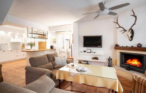 Huetor Santillan Maison | Casa El Pilar con piscina, jardín y barbacoa