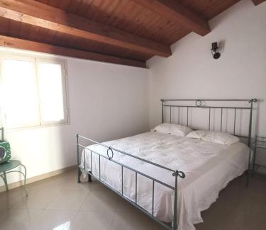 Sant'Agata di Militello Maison | Casa elegante con terrazzino in centro paese