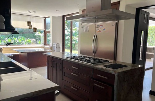 Zona 16 Maison | Casa en Lomas de San Isidro Arka
