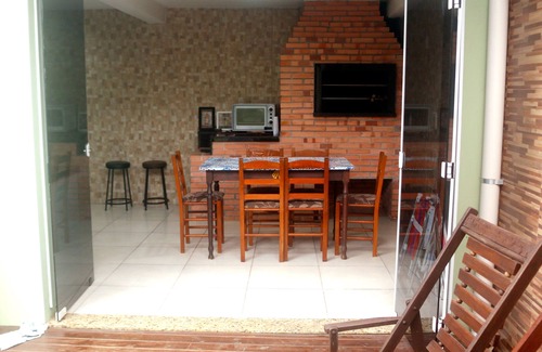 Arroio Teixeira Maison | Casa Encantadora em Capão Novo - Próxima à Praia e Supermercado