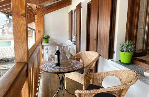 Idro Appartement | Casa Enrica type E2, jusqu'à 4 personnes, à 200m du lac, endroit calme et très romantique