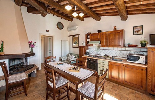 Po' Bandino Maison | Casa Erbetta D: A characteristic and welcoming apartment that is part of an ancient country house surrounded by the greenery, with Free WI-FI.