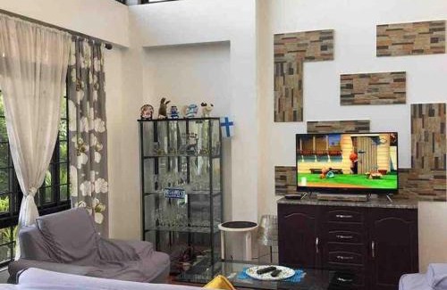 Tigaon Maison | Casa Erlinda, modern newly built house 3BR for 8!