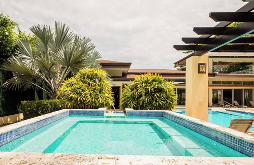 Camaronal Maison | Casa estilo Hacienda ubicada en Guacaillo con la mejor vista.