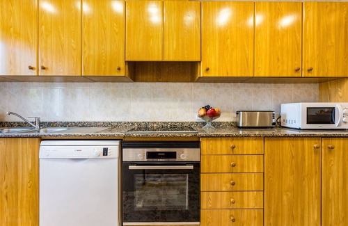 Portopetro Chalet De Ski | Casa Far bright and cozy vacation home with pool in Porto Petro