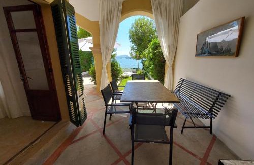 Puerto de Pollensa Appartement | CASA FARO Spacious, Ground Floor Property on the Pine Walk, Covered terrace with Sea Views. Wifi/Air Con
