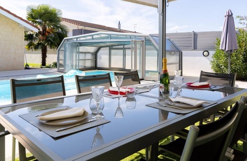 Bourg-en-Bresse Maison | Casa Fernandes avec piscine chauffée et couverte