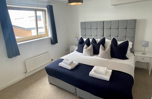 Dundee Appartement | Appartement-Appartement-Salle de bain privée séparée-Vue sur la rivière