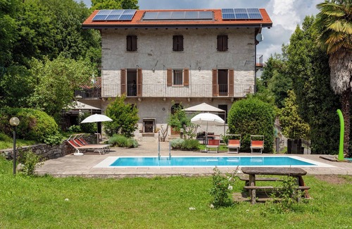 Vacciago Appartement | Casa Frey apt. 1 three-room apartment on Lake Orta with garden and swimming pool