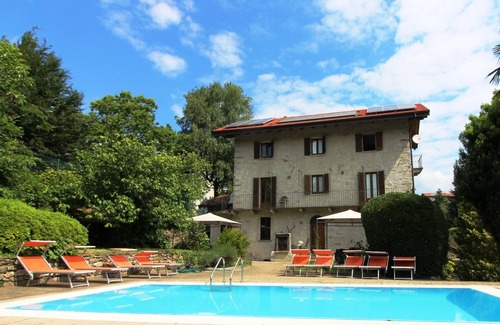 Vacciago Appartement | Casa Frey apt. 3 room apartment on Lake Orta with garden and swimming pool