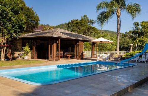 Fenavinho Cottage | Casa Garavaglia Campo e Serra Piscina Aceita Pets Locação Vídeo Fotos e Eventos