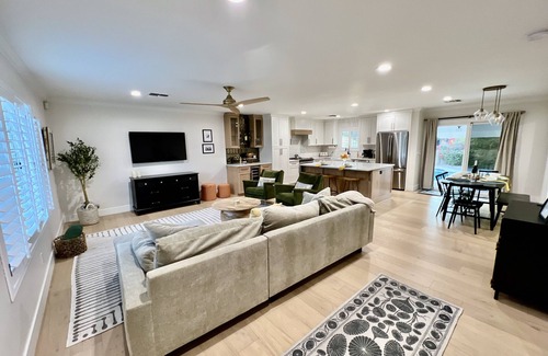 Peters View Maison | Casa Gia- Quiet Luxury Biltmore Area- Heated Pool