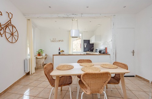 Castelnau-de-Montmiral Maison | Casa Glèsia