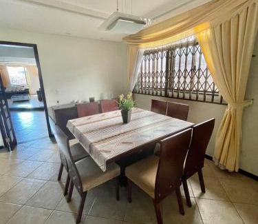 Sao Braz Maison | Casa Grande 3 quartos, perto parque Barigui