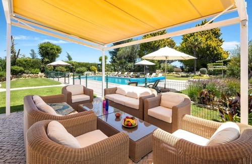Lagoa e Carvoeiro Maison | Casa Grande - 6 chambres, cuisine extérieure, piscine clôturée, accessible en fauteuil roulant