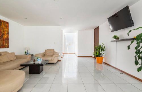 Lomas de Angelopolis Maison | Casa Grande, Cómoda y con Seguridad - Excelente Ubicación