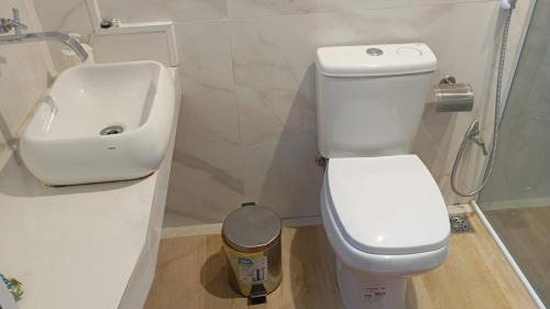 Fabricas Appartement | Casa grande com 3 suítes, piscina e área gourmet com churrasqueira