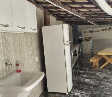 Fabricas Appartement | Casa grande com 3 suítes, piscina e área gourmet com churrasqueira