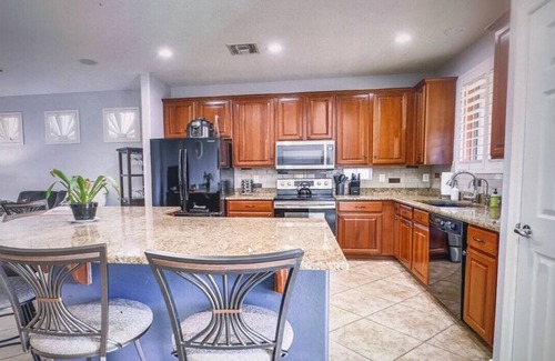 Villago Appartement | New!! Casa Grande Oasis! Heated Pool, Pet & Kid Friendly, Gas Grill, Fireplace, across from Park