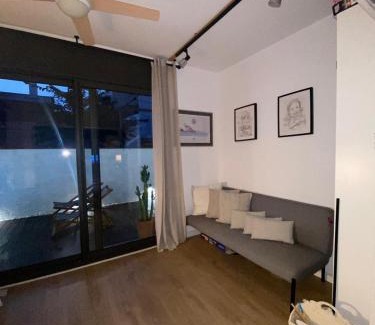 Montgat Appartement | Casa grande y céntrica con piscina en zona peatonal