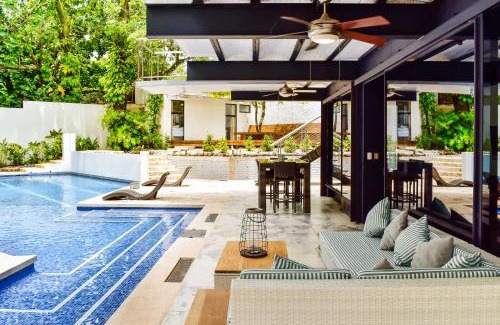 Puerto Carrillo Maison | Casa Guarumo Carrillo