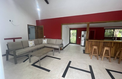Manzanillo Maison | CASA HACHE--Newly built modern home with pool, 5 min walk to the beach!