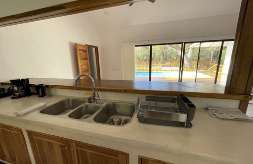 Manzanillo Maison | CASA HACHE--Newly built modern home with pool, 5 min walk to the beach!