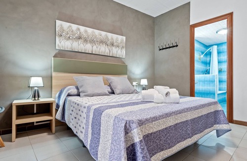 Amposta Maison | 'Casa ideal para familias with Private Terrace, Balcony and Air Conditioning