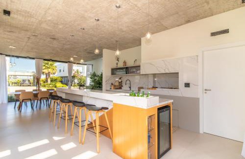 Osorio Maison | Casa incrível c/spa e praia artificial particular!