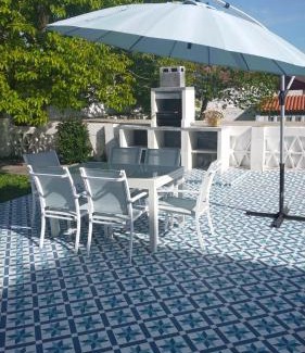 Salcidos Maison | casa indiana en A Guarda con piscina