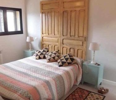 Navarredonda de Gredos Maison | Casa Iona chalet adosado con vistas a la montaña