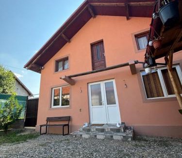 Eselnita Maison | Casa Iulia