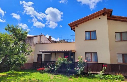 Riezu Maison | Casa Julio, bonita casa cómoda y espaciosa, totalmente reformada con terraza y jardin privado
