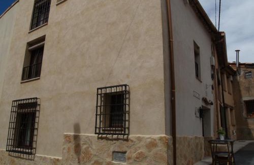 Valdecabras Maison | CASA LARA CIUDAD ENCANTADA