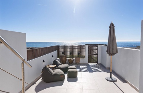 Bahia Dorada Chalet De Ski | Casa Leon - Beachfront Townhouse