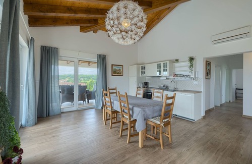 Zminj Villa | NOUVEAU SPA - Charmante maison avec piscine au sommet de la colline avec super vue.