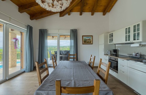 Zminj Villa | NOUVEAU SPA - Charmante maison avec piscine au sommet de la colline avec super vue.