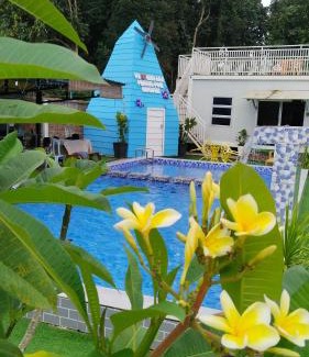 Kota Bharu Chalet De Ski | Casa LiLa Tiny Cabin Stay & Pool Kota Bharu,free wifi,free parking