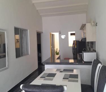 Cartago Maison | Casa limonar