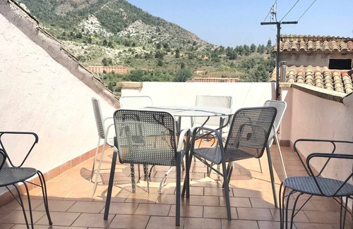 Beceite Appartement | Cottage avec cheminée et terrasse, entouré de montagnes et de rivières