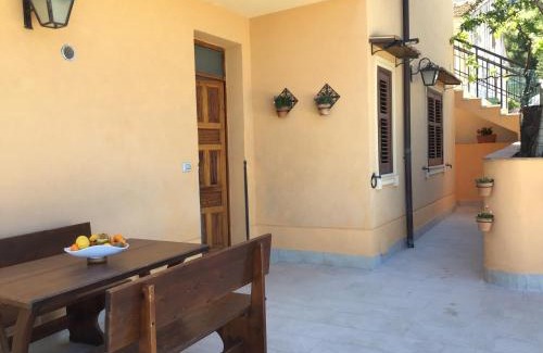 Castelbuono Appartement | Casa LORE