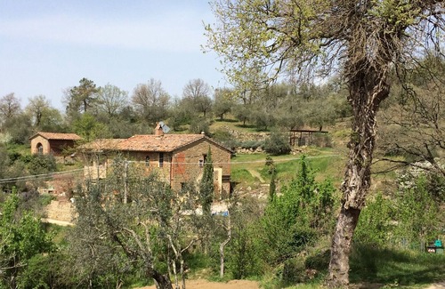 Panicale Appartement | CASA LORENZO ~ LIMONE. Stunning, peaceful family farmhouse apt with pool & views
