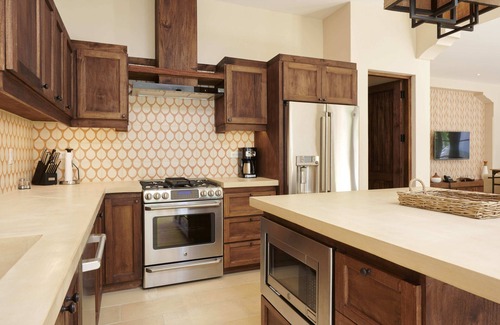 Las Catalinas Maison | Casa Los Monos, and Oceanfront Villa With Pool & Beach Club Access