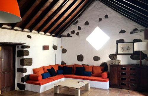 Teguise Maison | Casa Lupe. Art-inspired courtyard house in Teguise