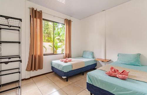 Puerto Viejo de Talamanca Maison | Casa Madrid, Wifi, Camine a la playa