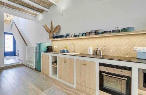 L'Hospitalet de Llobregat Maison | Casa Mandarina: 4 Bedrooms - 2 Terraces - Parking