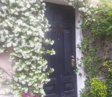 Casoretto Lit Et Petit-Déjeuner | Casa Mari - free secure parking, breakfast, private bathroom, wifi, garden, aircon, 5 min walk to metro and train station