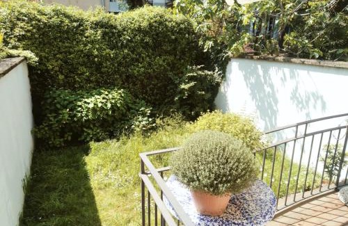 Casoretto Lit Et Petit-Déjeuner | Casa Mari - free secure parking, breakfast, private bathroom, wifi, garden, aircon, 5 min walk to metro and train station