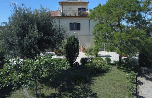 San Martino in Pensilis Maison | Casa Colonna, 18th century masseria surrounded by olive groves