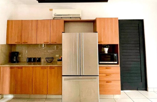 Puerto San Jose Maison | Casa Marina Spacious 4-bedroom bungalow with WiFi AC in beautiful PuertoSan Jose